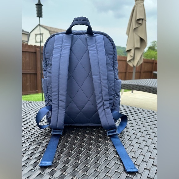 NWT Vera Bradley Quilted Ultralight COMPACT Backpack in Scroll Navy - Picture 2 of 10